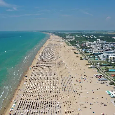 Azure Serenity Modern Sea View Flat With Pool * Bibione
