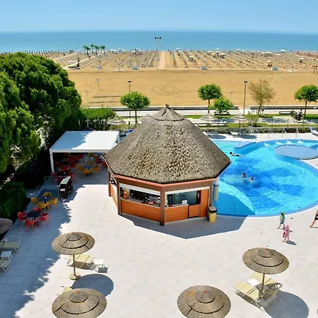 Azure Serenity Modern Sea View Flat With Pool Apartment Bibione