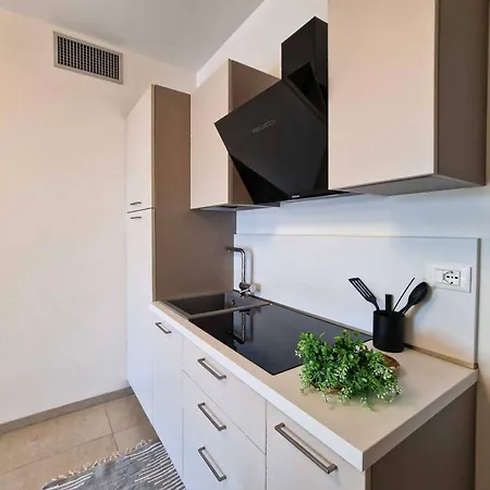 Appartamento Azure Serenity Modern Sea View Flat With Pool *