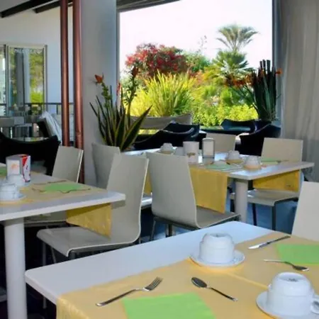Apartamento Azure Serenity Modern Sea View Flat With Pool *