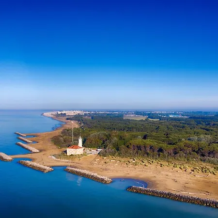 Azure Serenity Modern Sea View Flat With Pool Bibione