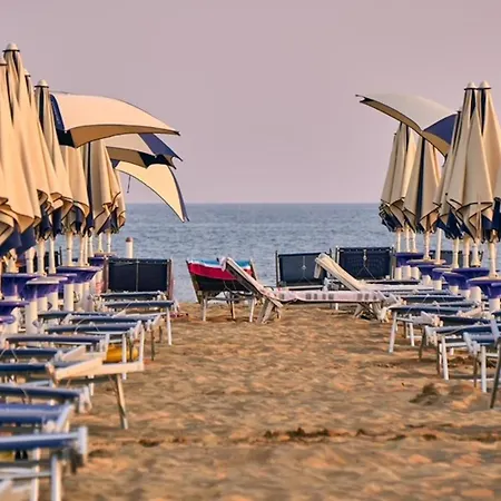 Azure Serenity Modern Sea View Flat With Pool * Bibione