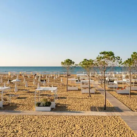 Azure Serenity Modern Sea View Flat With Pool * Bibione